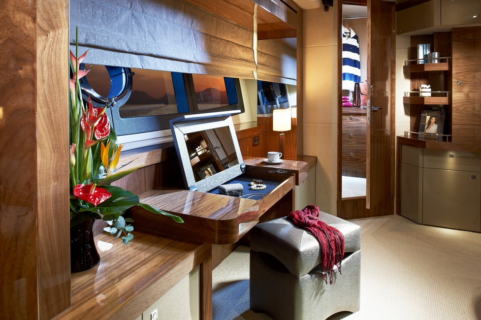 Motor yacht AQUA LIBRA - 010.jpg