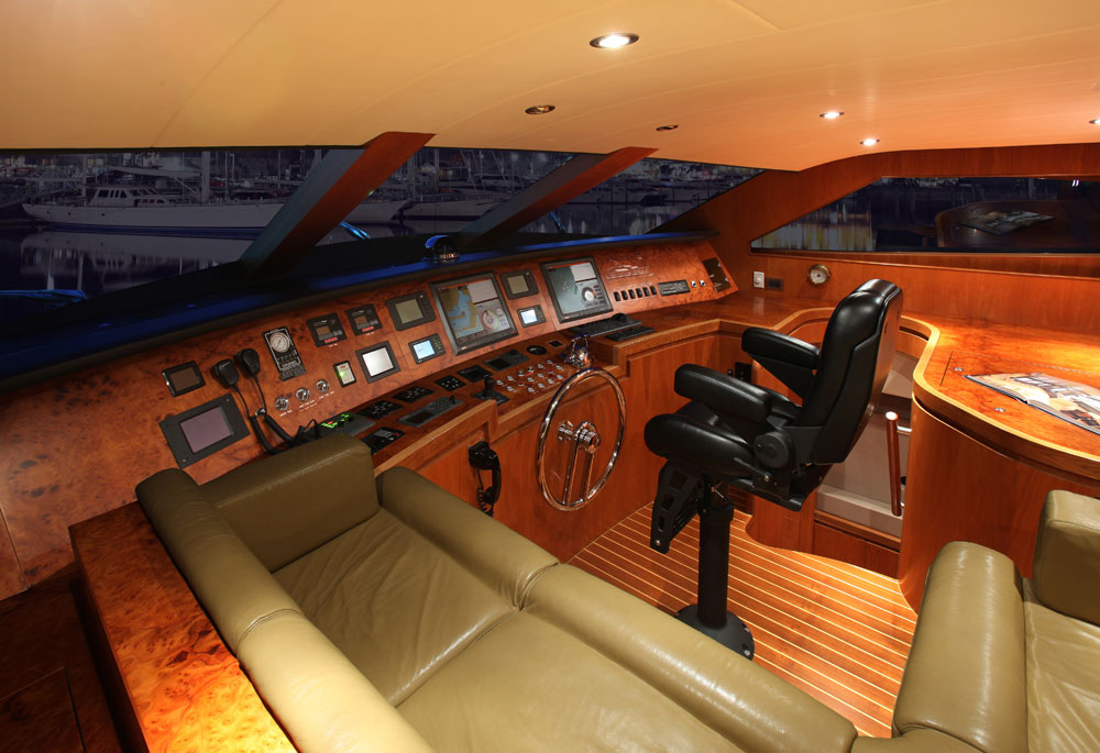 Motor yacht AQUARIUS - Helm.jpg