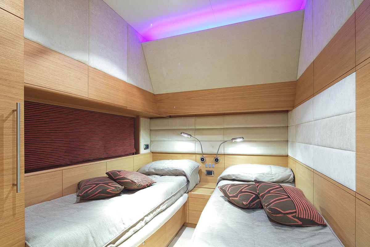 Motor yacht ARWEN - Twin guest cabin.jpg