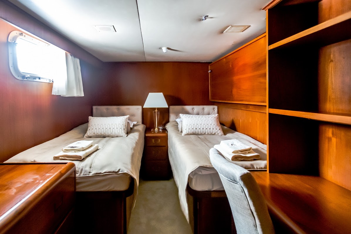 Motor yacht AURIANE - Twin cabin.jpg