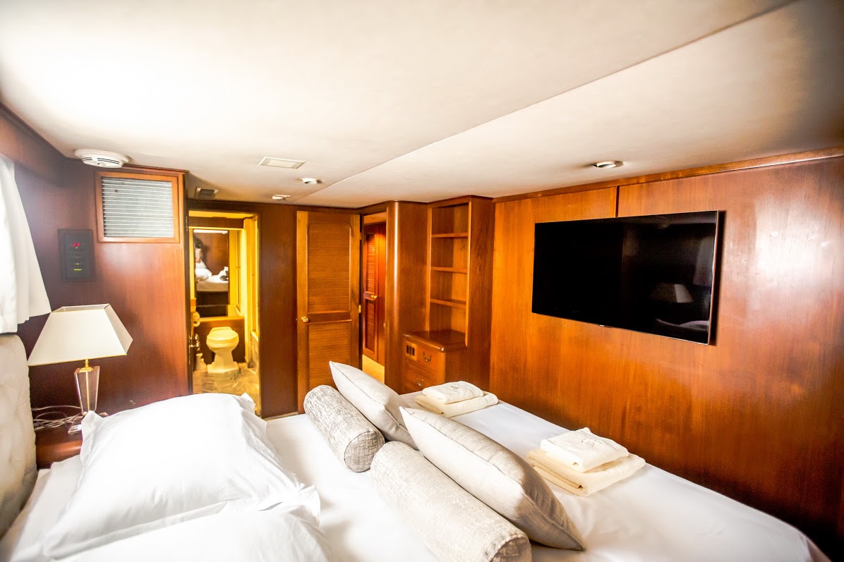 Motor yacht AURIANE - VIP 2.jpg