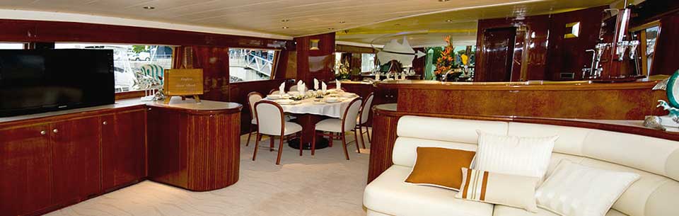 yacht dining