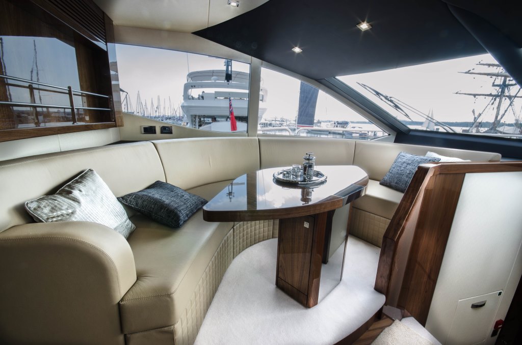 Motor yacht AUTUMN -  Forward Seating.jpg