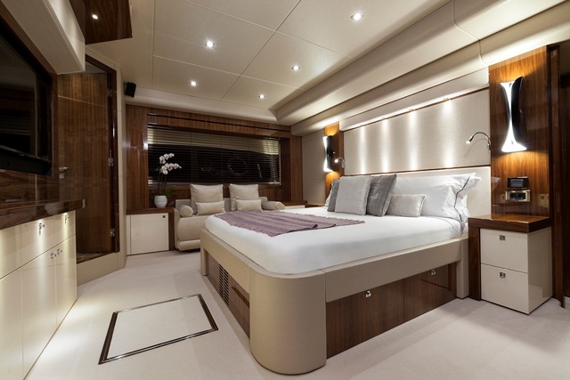 Motor yacht AUTUMN -  Master Cabin 2.jpeg