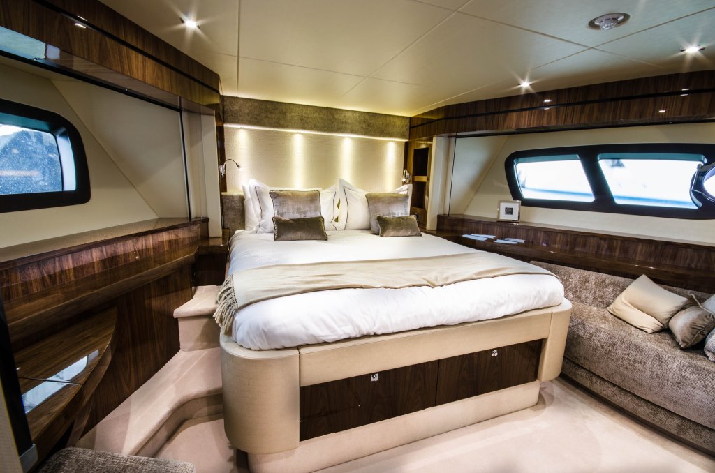 Motor yacht AUTUMN -  VIP Cabin.jpg