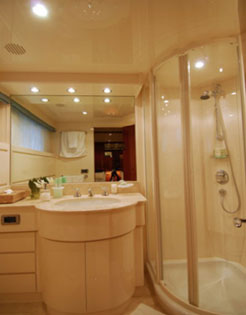 Motor yacht BONITO -  Bathroom 3.jpg