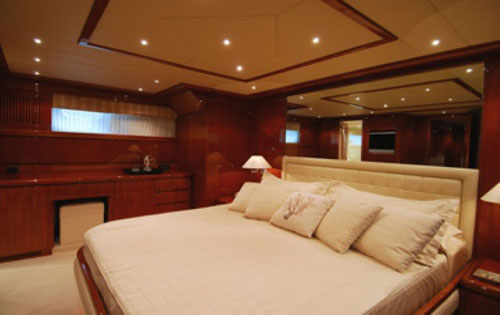 Motor yacht BONITO -  Master Cabin.jpg