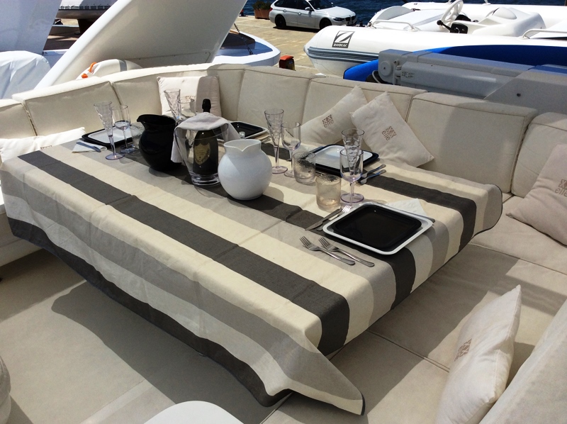 Motor yacht DOUBLE XELLE - Flybridge Dining.jpg