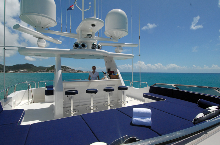 Motor yacht Dona Lola -  Sundeck.jpg