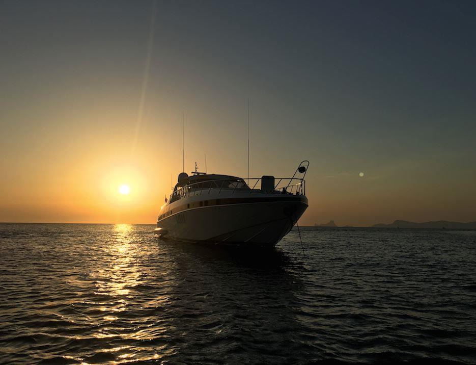 Motor yacht EL VIP ONE  - 004.jpg