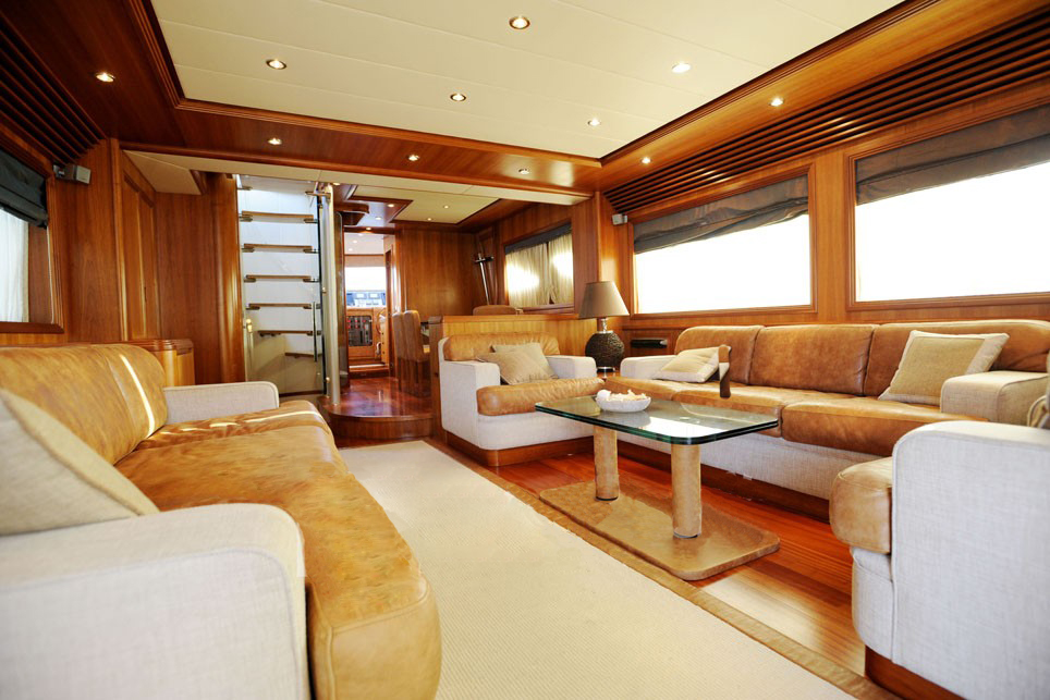 Motor yacht HAPPY FEET -  Salon.jpg