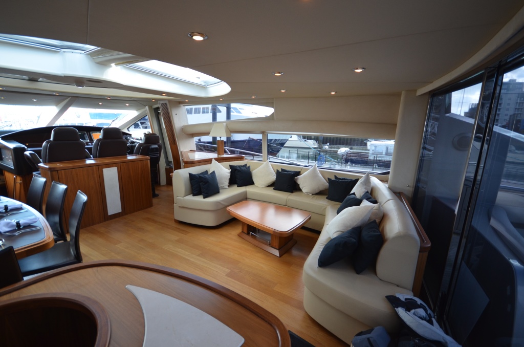 Motor yacht HOOLIGAN - Salon.jpg