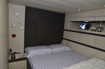 Motor yacht IROCK -  VIP Cabin.jpg