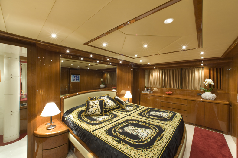 Motor yacht MAGIC DREAM -  VIP Cabin.jpg