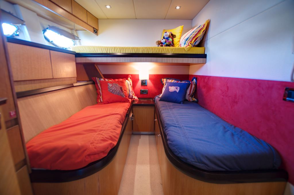 Motor yacht MIA -  Twin Cabin.jpg