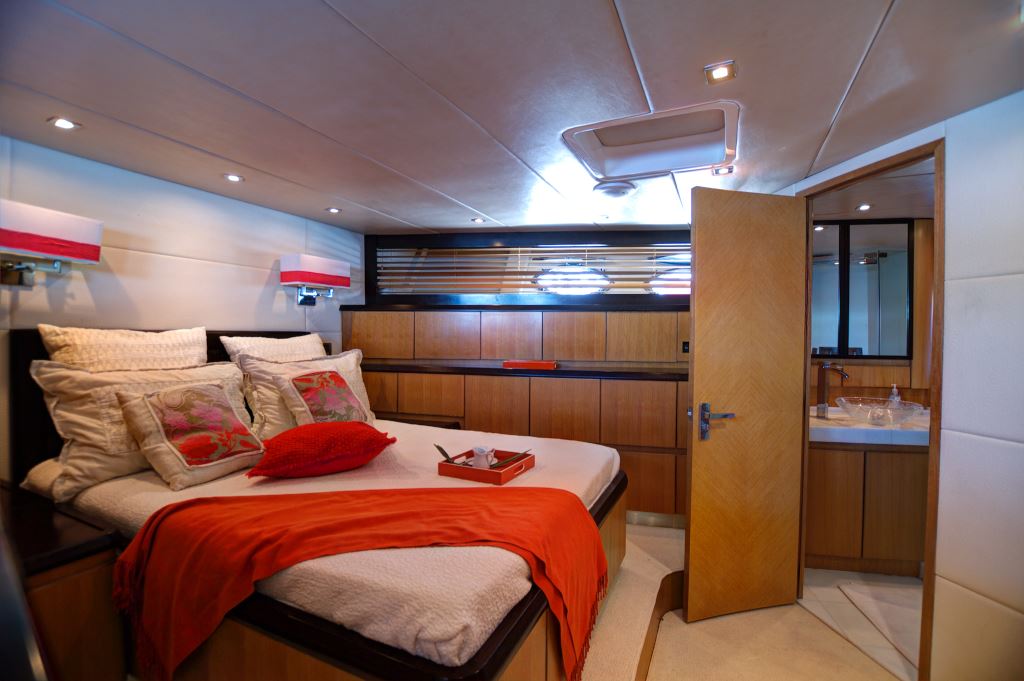 Motor yacht MIA -  VIP Cabin.jpg