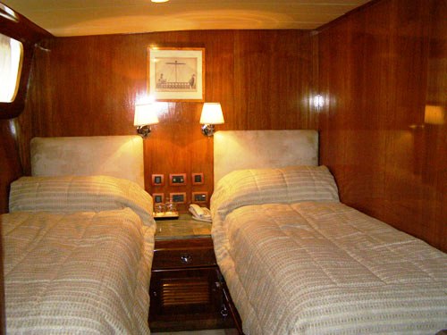 Motor yacht MONACO -  Twin Cabin.jpg
