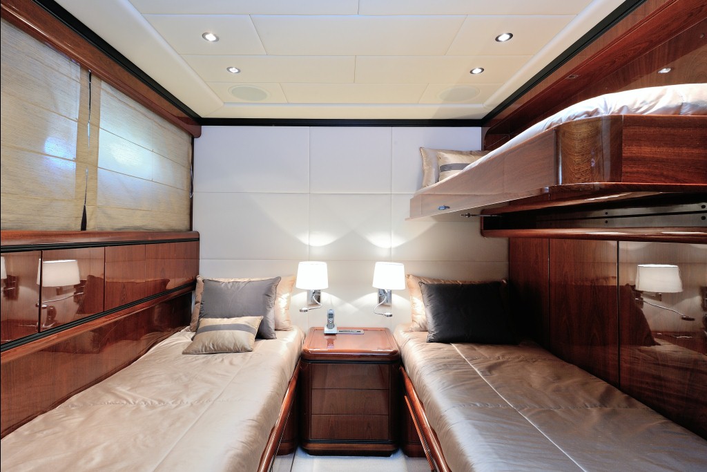 Motor yacht MOSKING - Twin Cabin.jpg