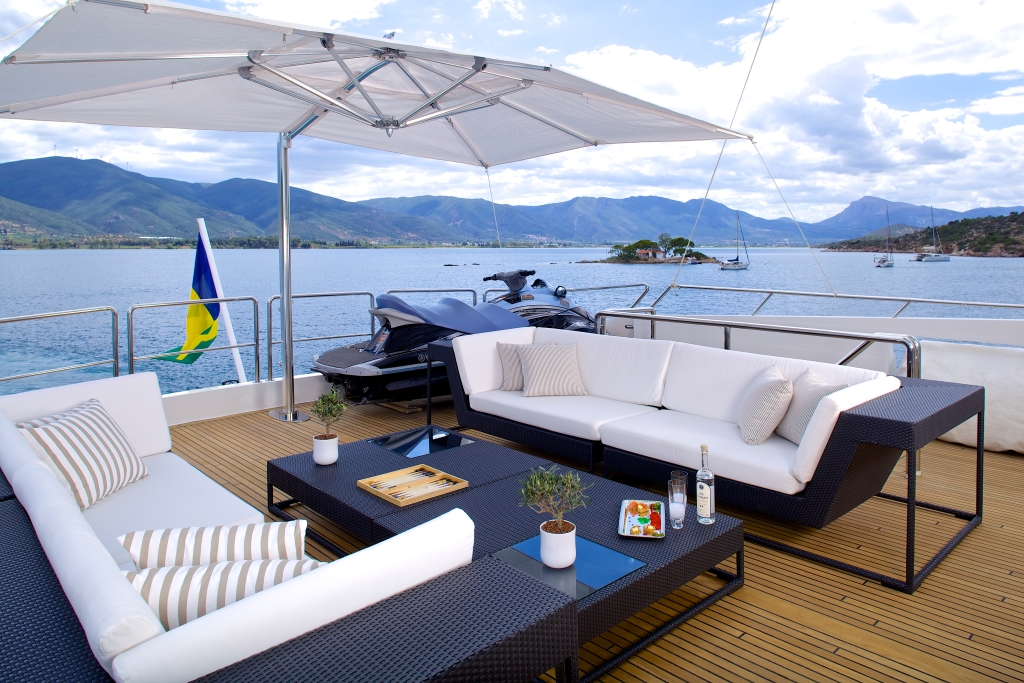 Motor yacht O'LEANNA - 008.jpg