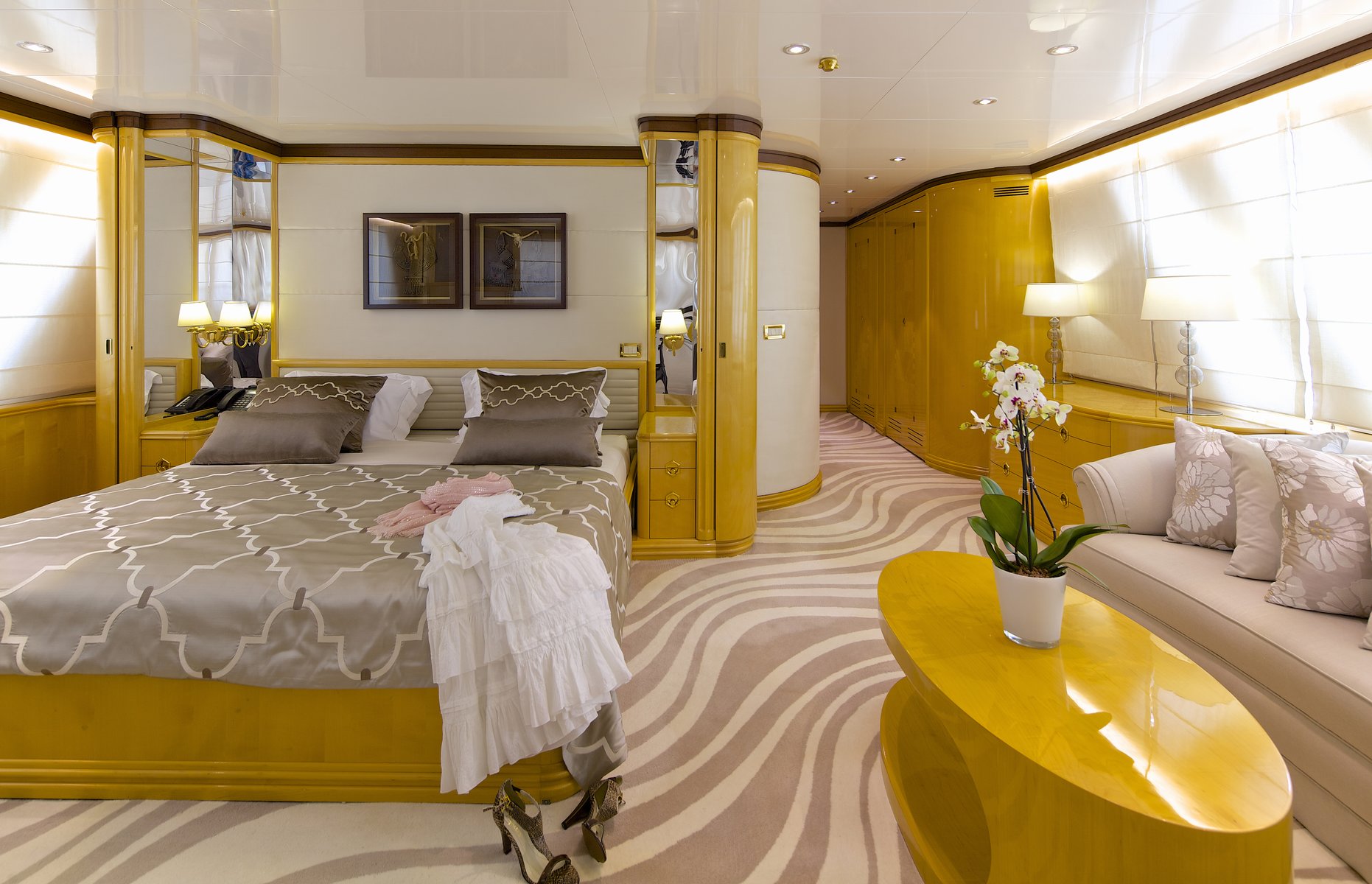 Motor yacht O'LEANNA - 026.jpg