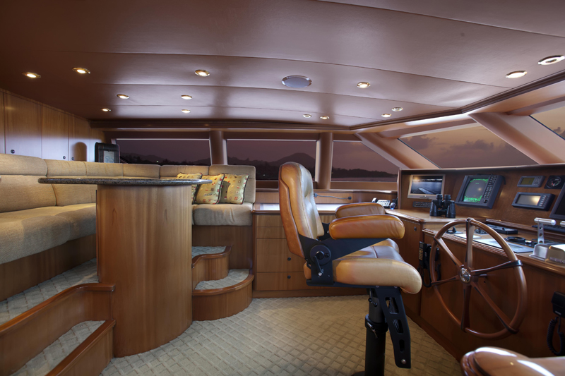 Motor yacht OLGA -  Wheelhouse.jpg
