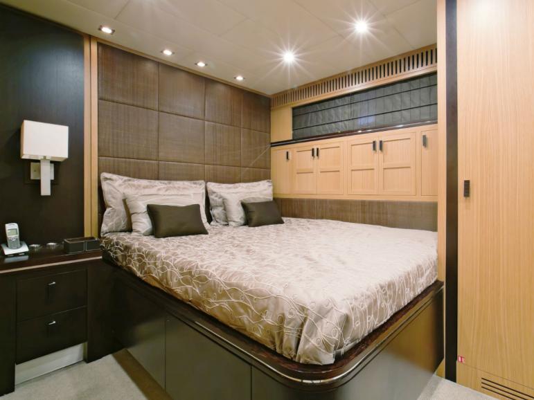 Motor yacht PLAN B - Guest Cabin.jpg