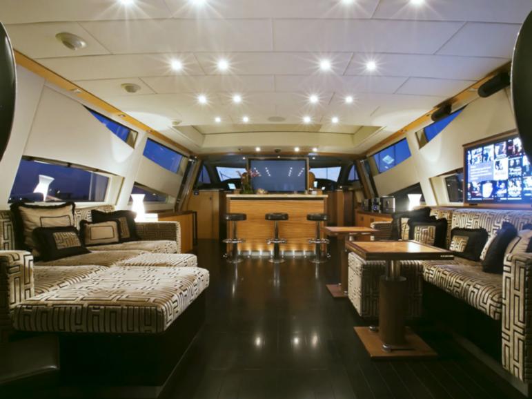 Motor yacht PLAN B - Salon.jpg