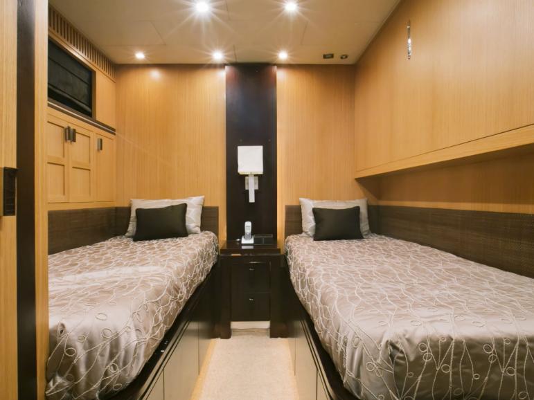 Motor yacht PLAN B - Twin Cabin.jpg