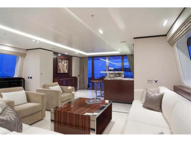 Motor yacht POLLY -  Salon looking Aft.jpg