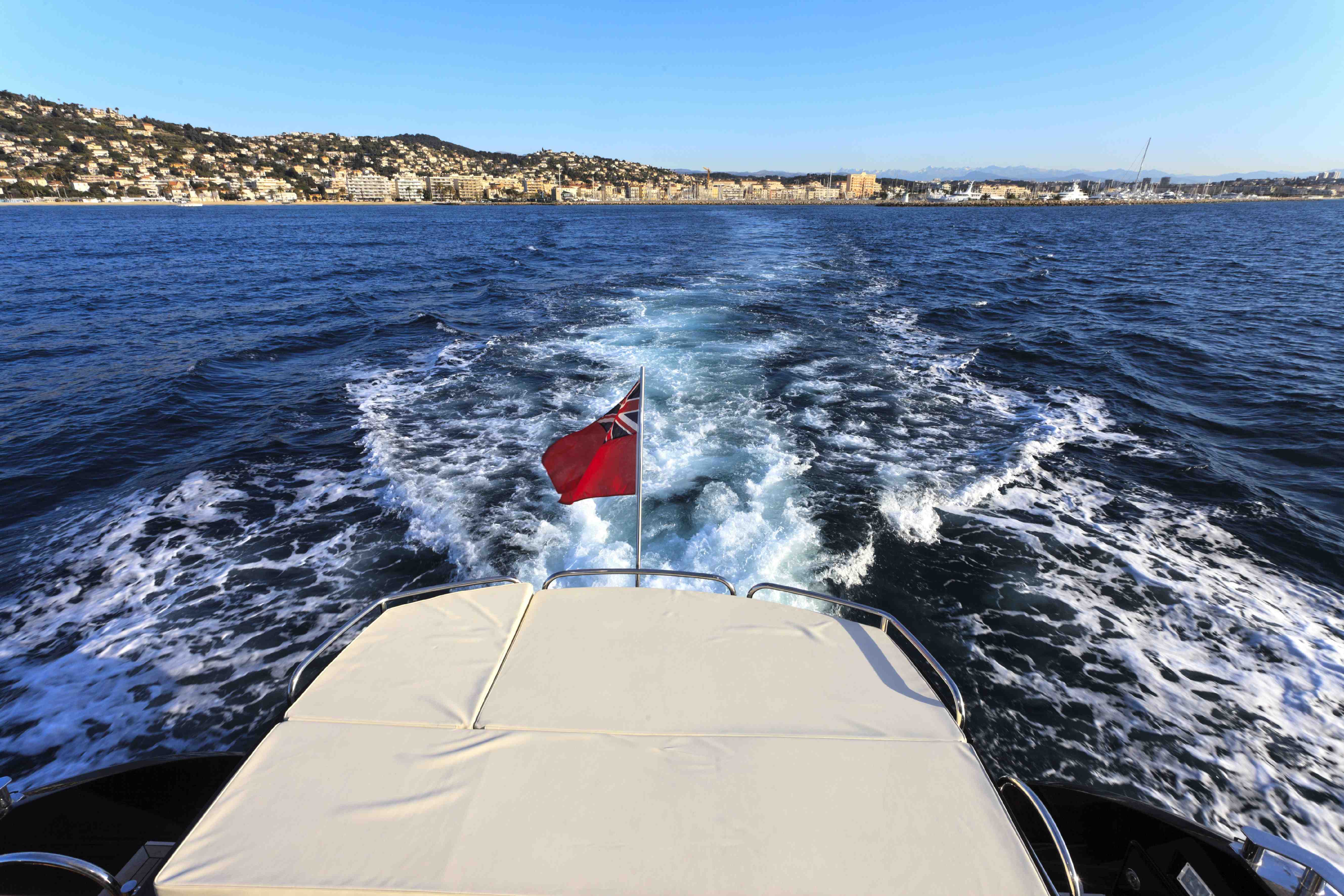 Motor yacht PULSAR - Looking Back.jpg