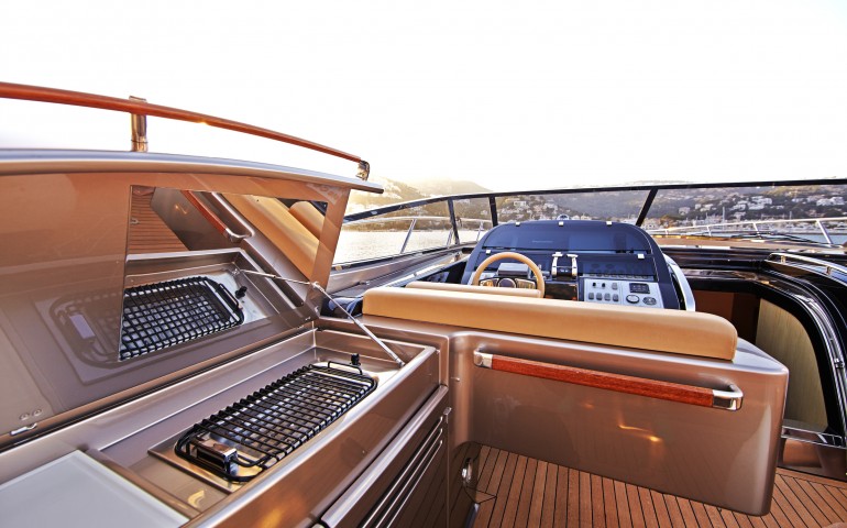 Motor yacht SAKURA.jpg