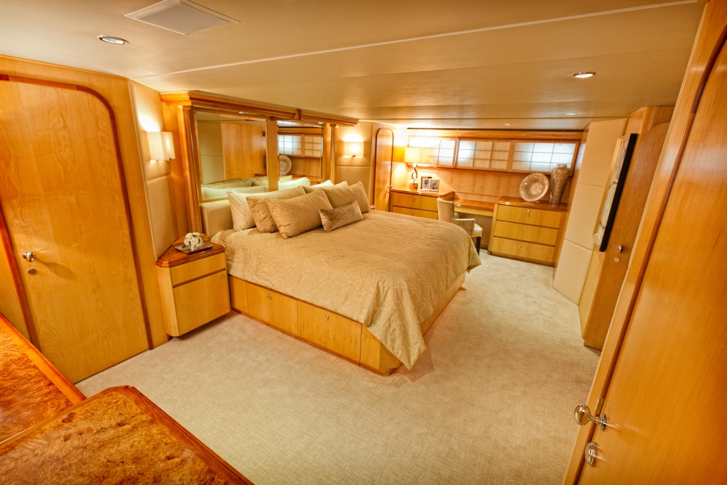 Motor yacht SALACIA - Master Cabin.jpg