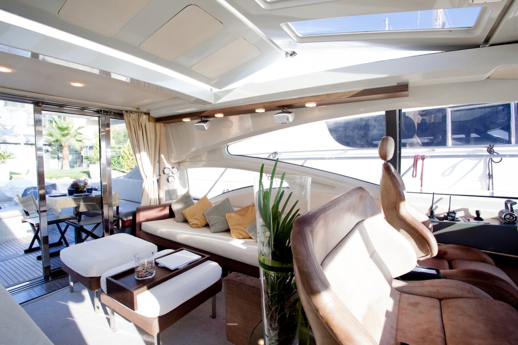 Motor yacht SAPORE DI SALE - Salon.jpg