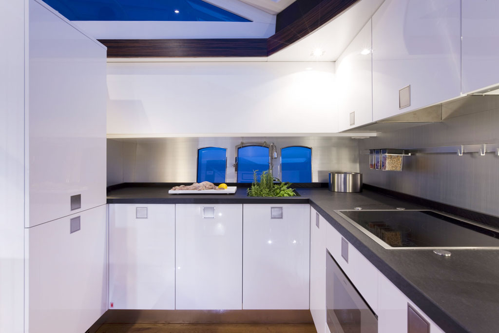 Motor yacht SCUDERIA -  Galley.jpg