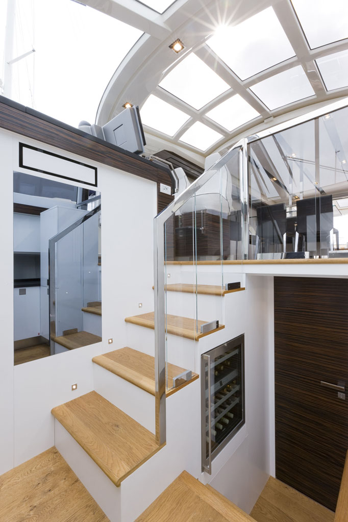 Motor yacht SCUDERIA -  Stairs.jpg