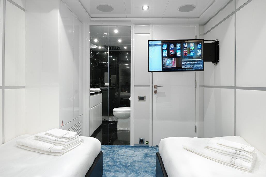 Motor yacht SERENITAS - Twin cabin.jpg