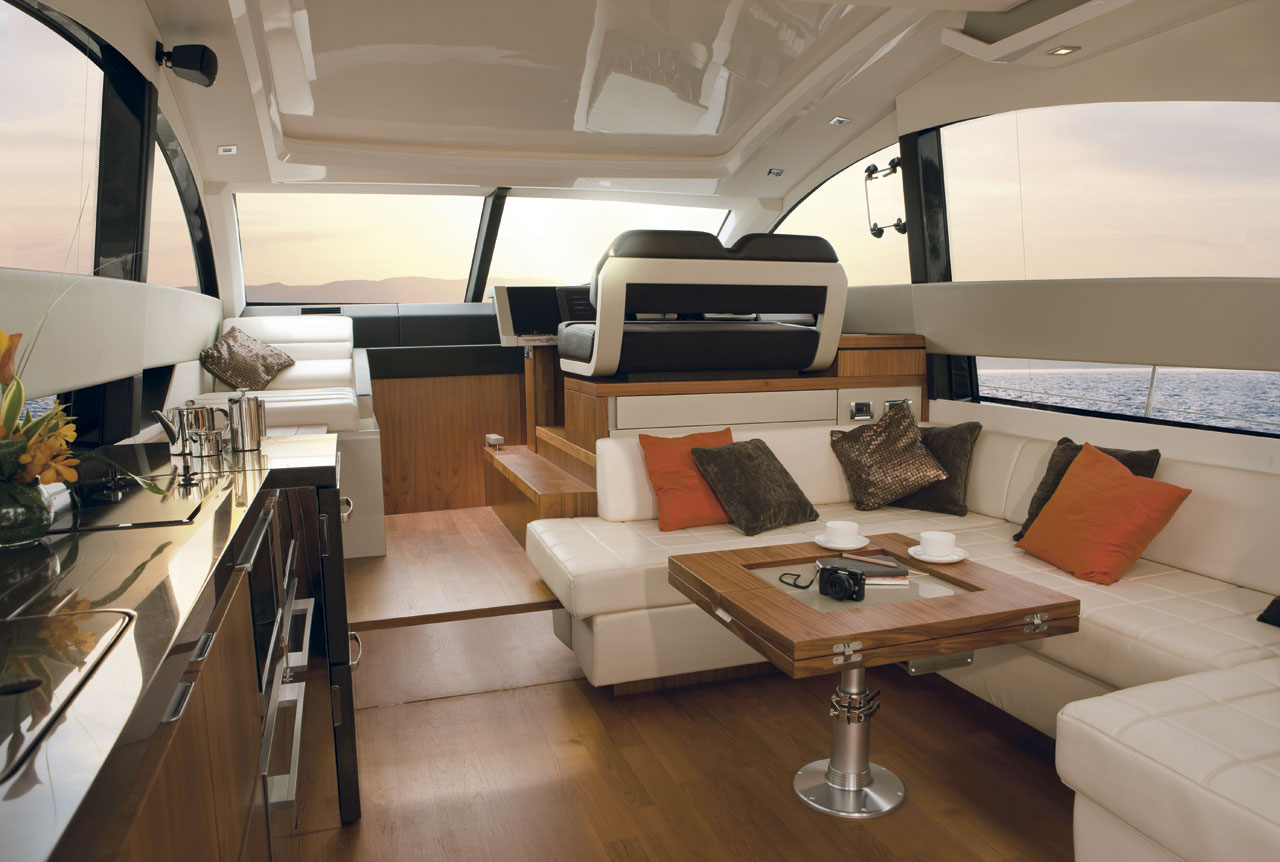Motor yacht SERENITY - Salon.jpg