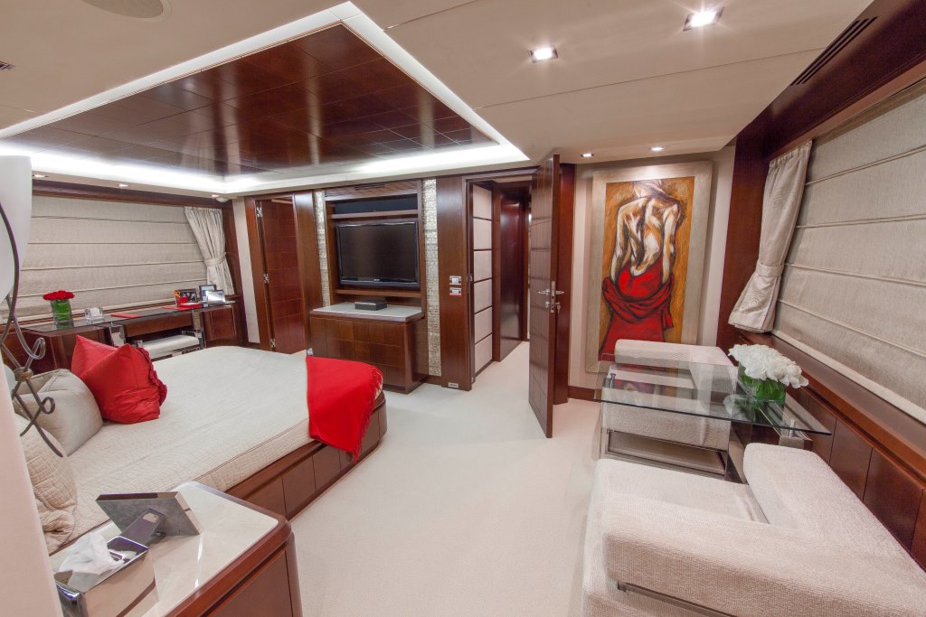 Motor yacht SORRIDENTE - Master another view.jpg