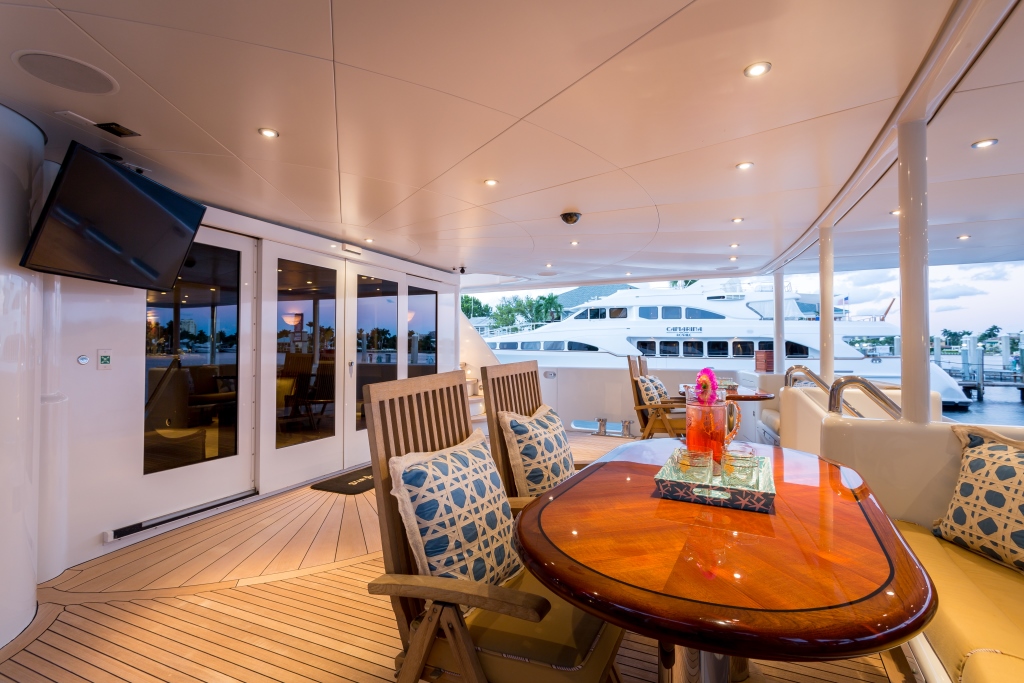Motor yacht STARSHIP014.jpg