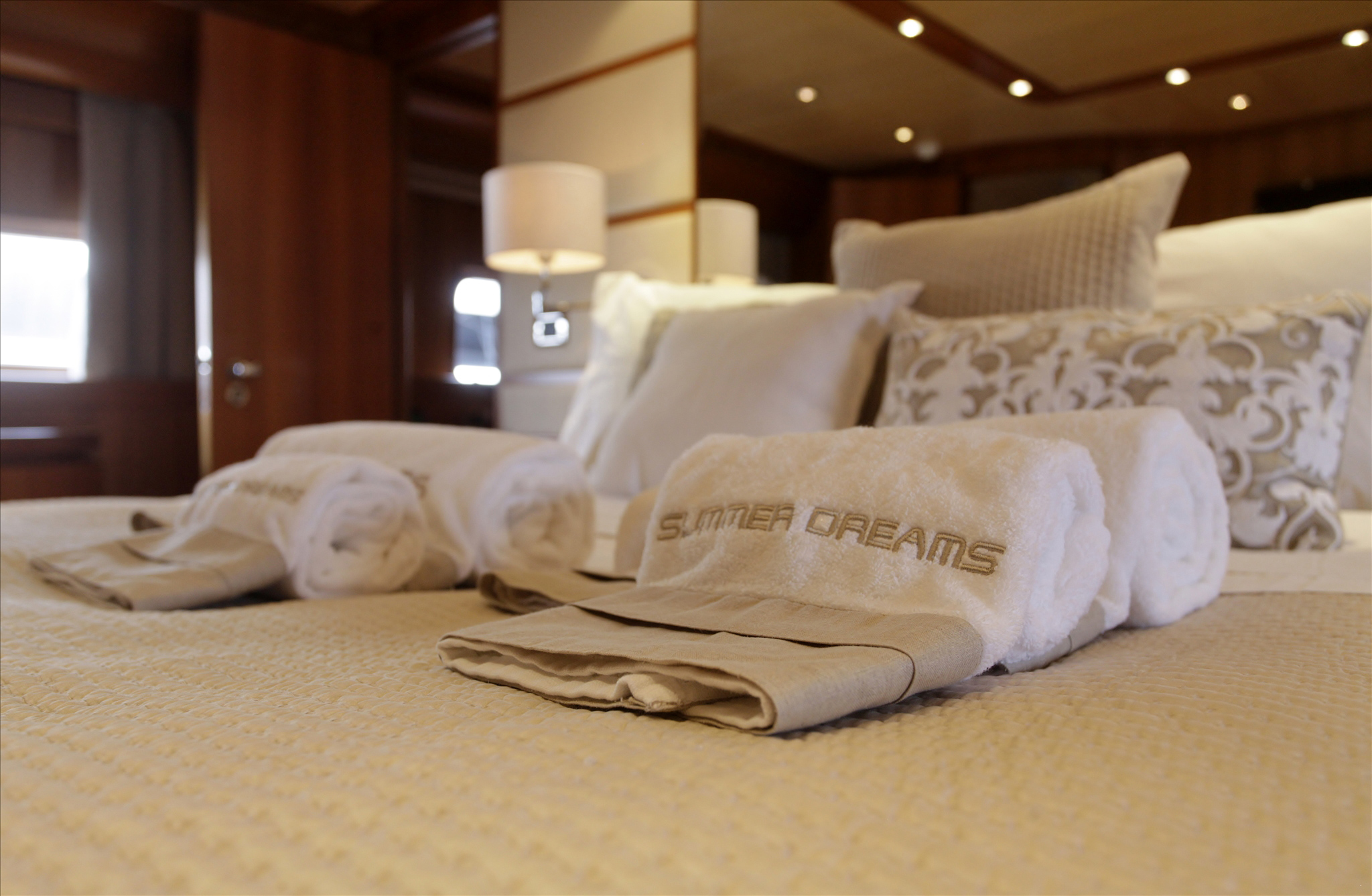 Motor yacht SUMMER DREAMS - Detail.jpg
