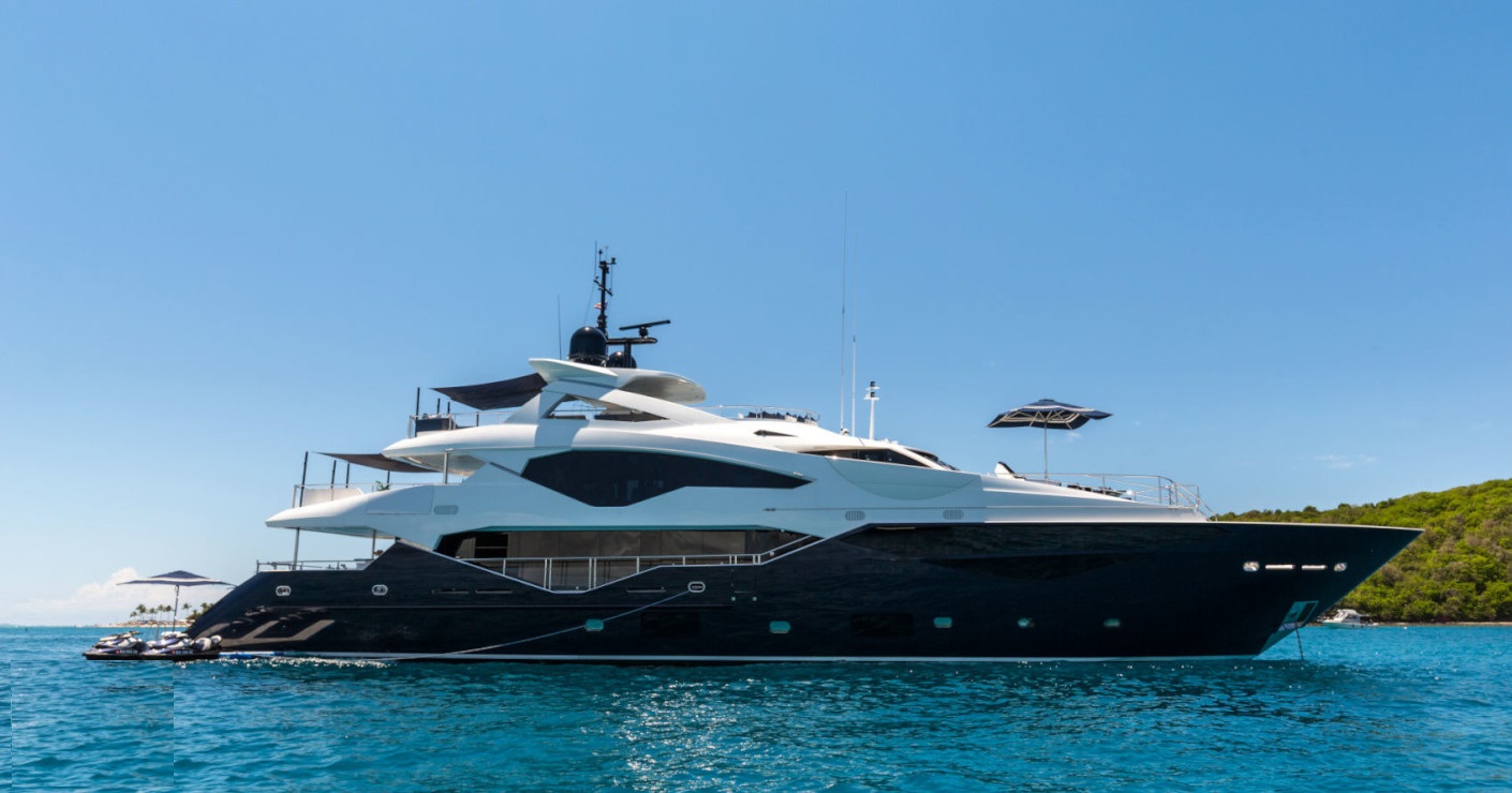 Motor yacht TAKE 5 - 001.jpg