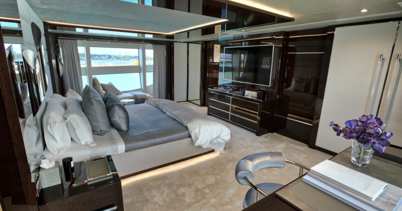 Motor yacht TAKE 5 - 007.jpg