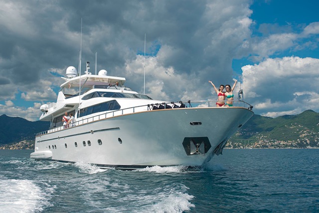 Motor yacht THE WELLESLEY - Cruising.jpg