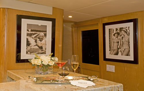 Motor yacht TRILOGY -  Bar.jpg