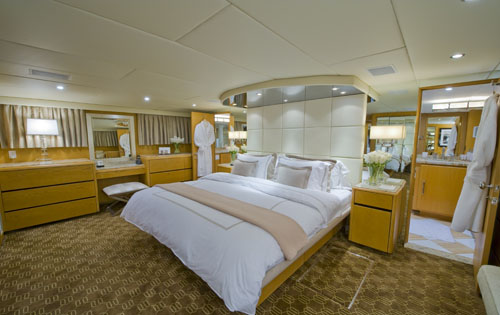 Motor yacht TRILOGY -  Master Cabin.jpg