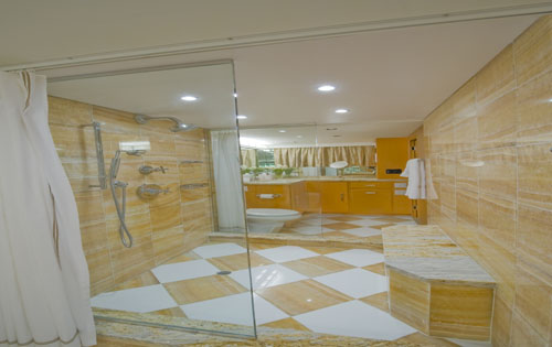 Motor yacht TRILOGY -  Master Ensuite.jpg