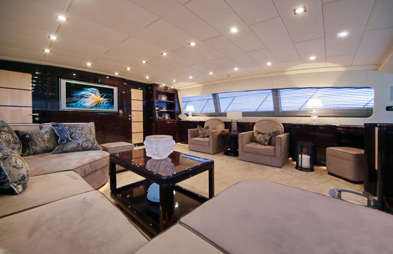 Motor yacht VERA - Main Salon Seating.jpg