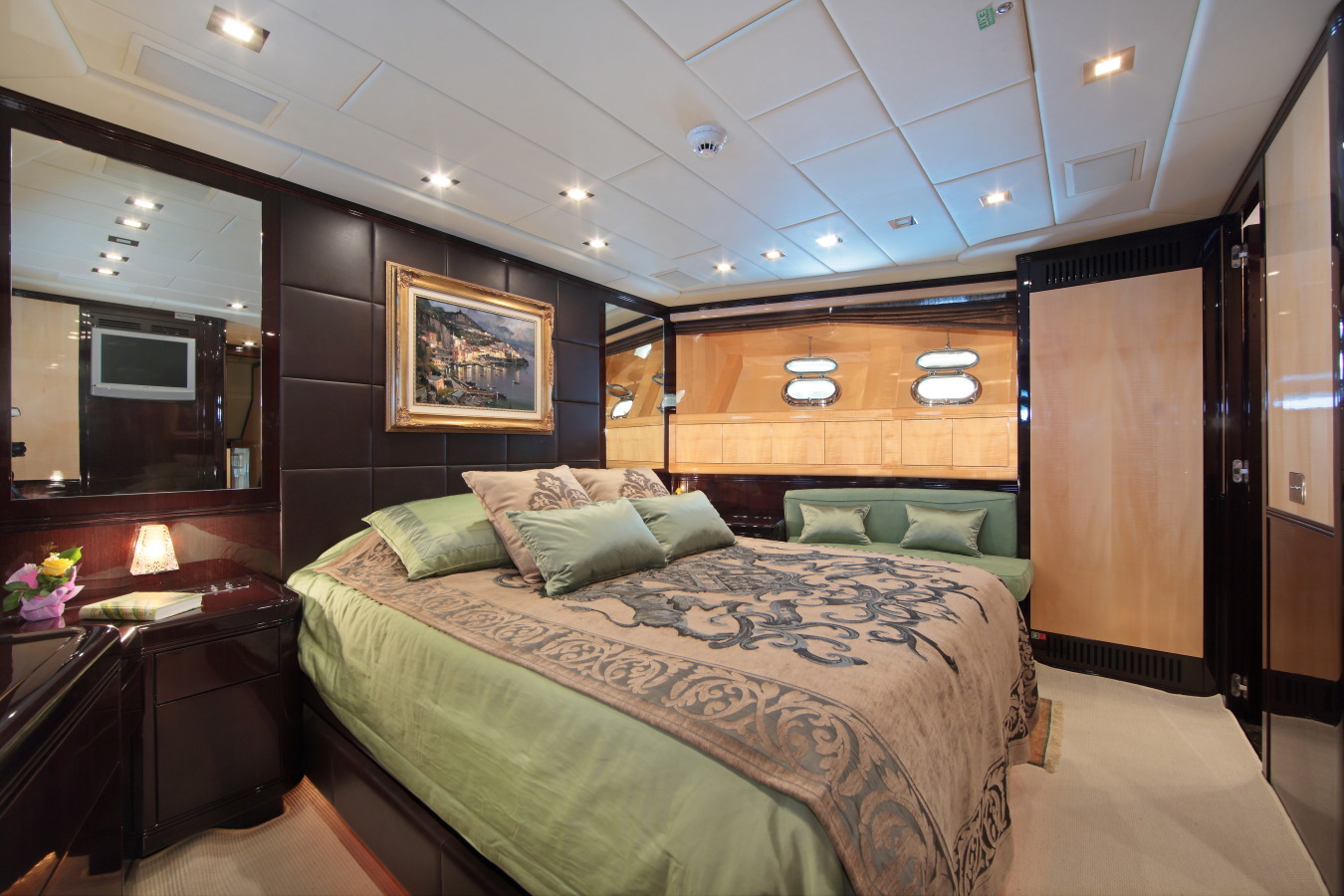Motor yacht VERA - VIP Cabin.jpg
