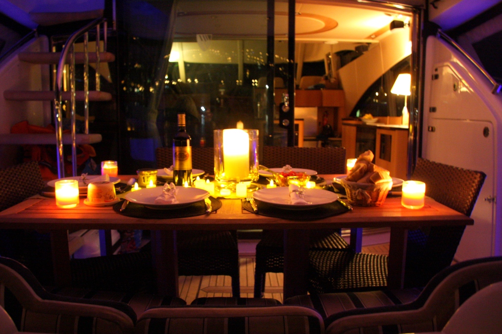 Motor yacht WAVE -  Al Fresco Dining at night.JPG