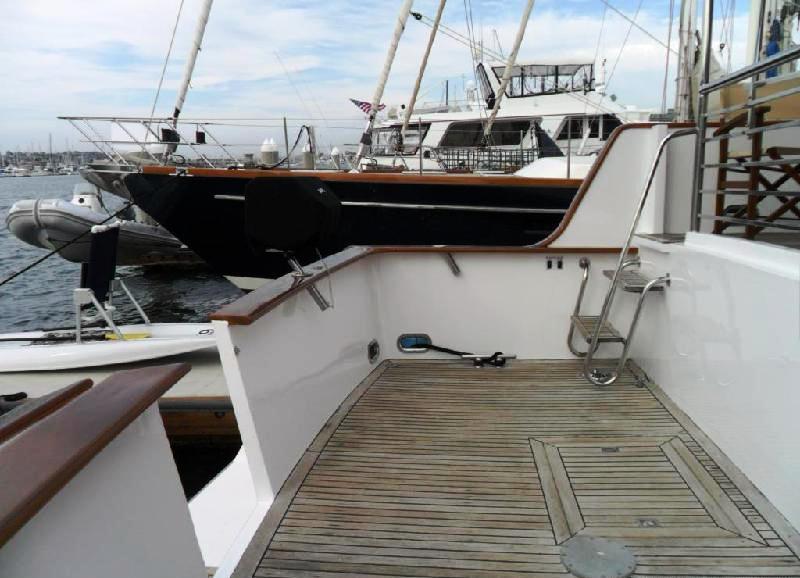 Motor yacht ZIA -  Cockpit.jpg